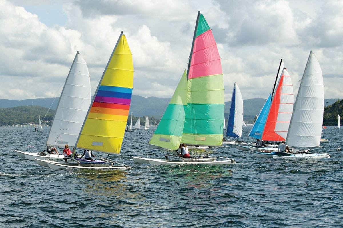 Best Sailboats for Beginners in the USA